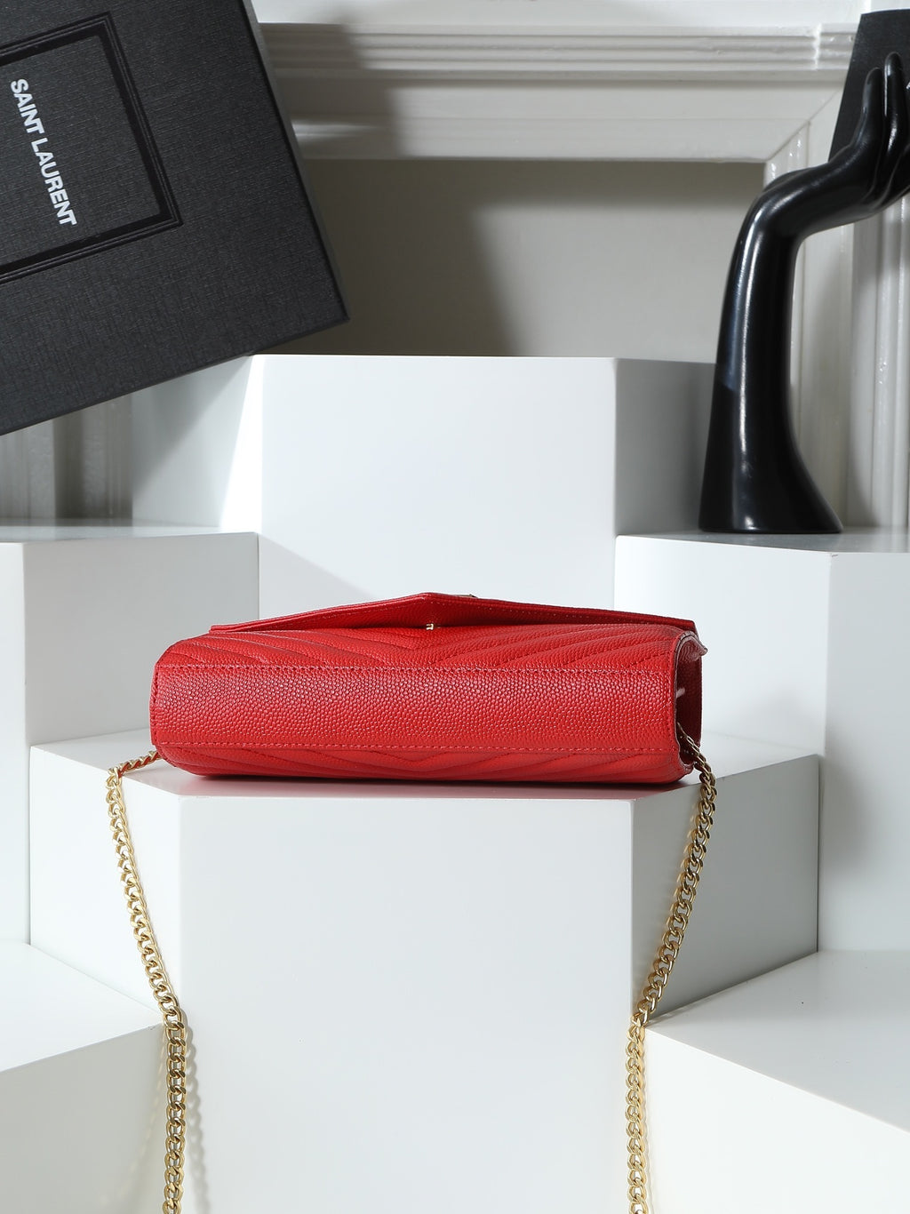 Yves Saint Laurent "Kate" – Rouge Passion