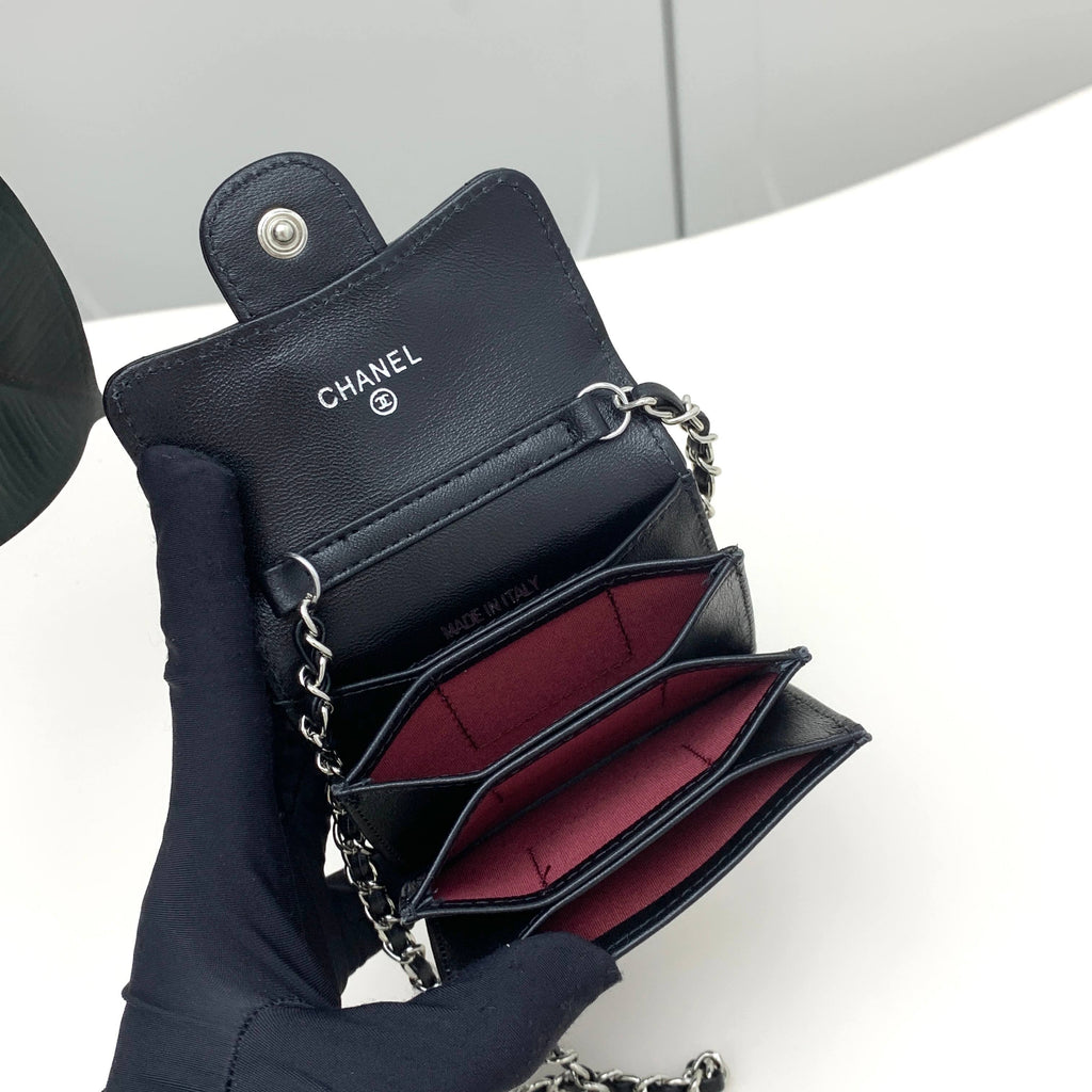 Chanel Boy Medium – Noir & Argent Vieilli