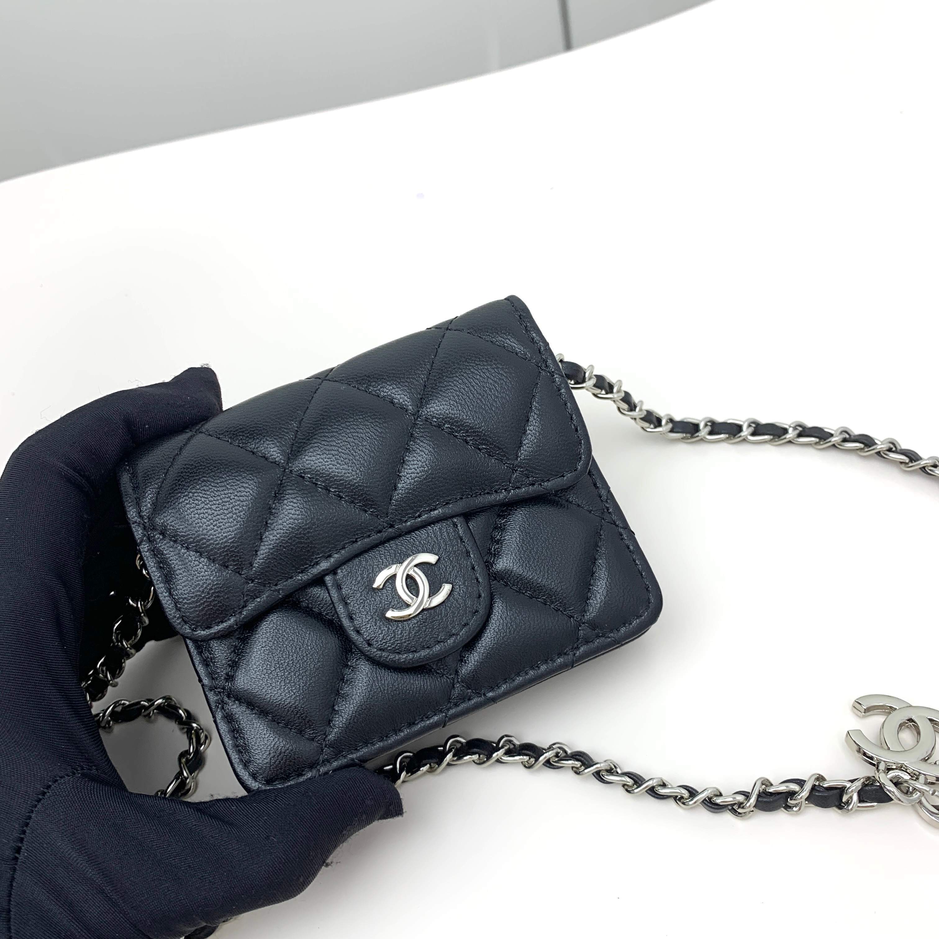 Chanel Boy Medium – Noir & Argent Vieilli