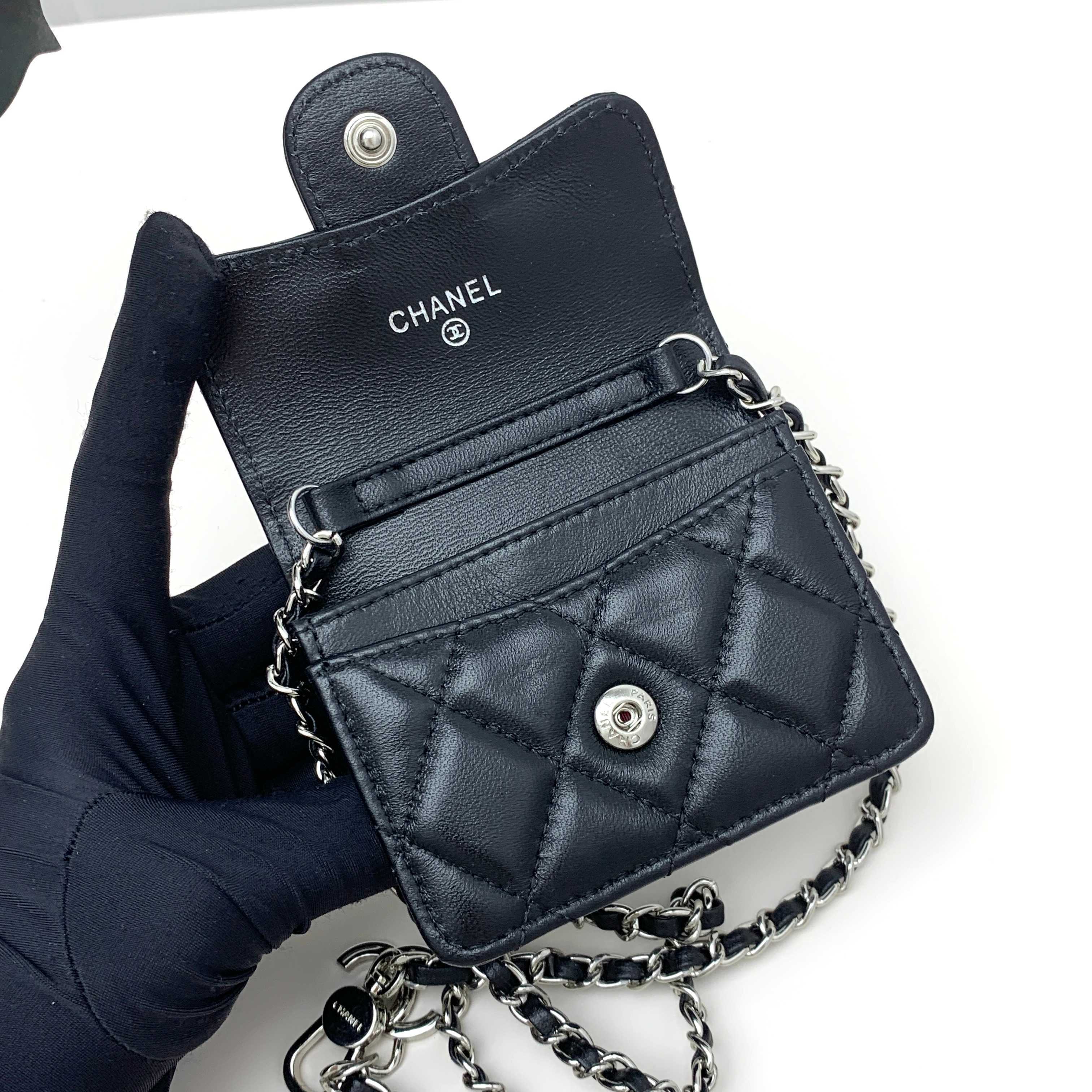 Chanel Boy Medium – Noir & Argent Vieilli