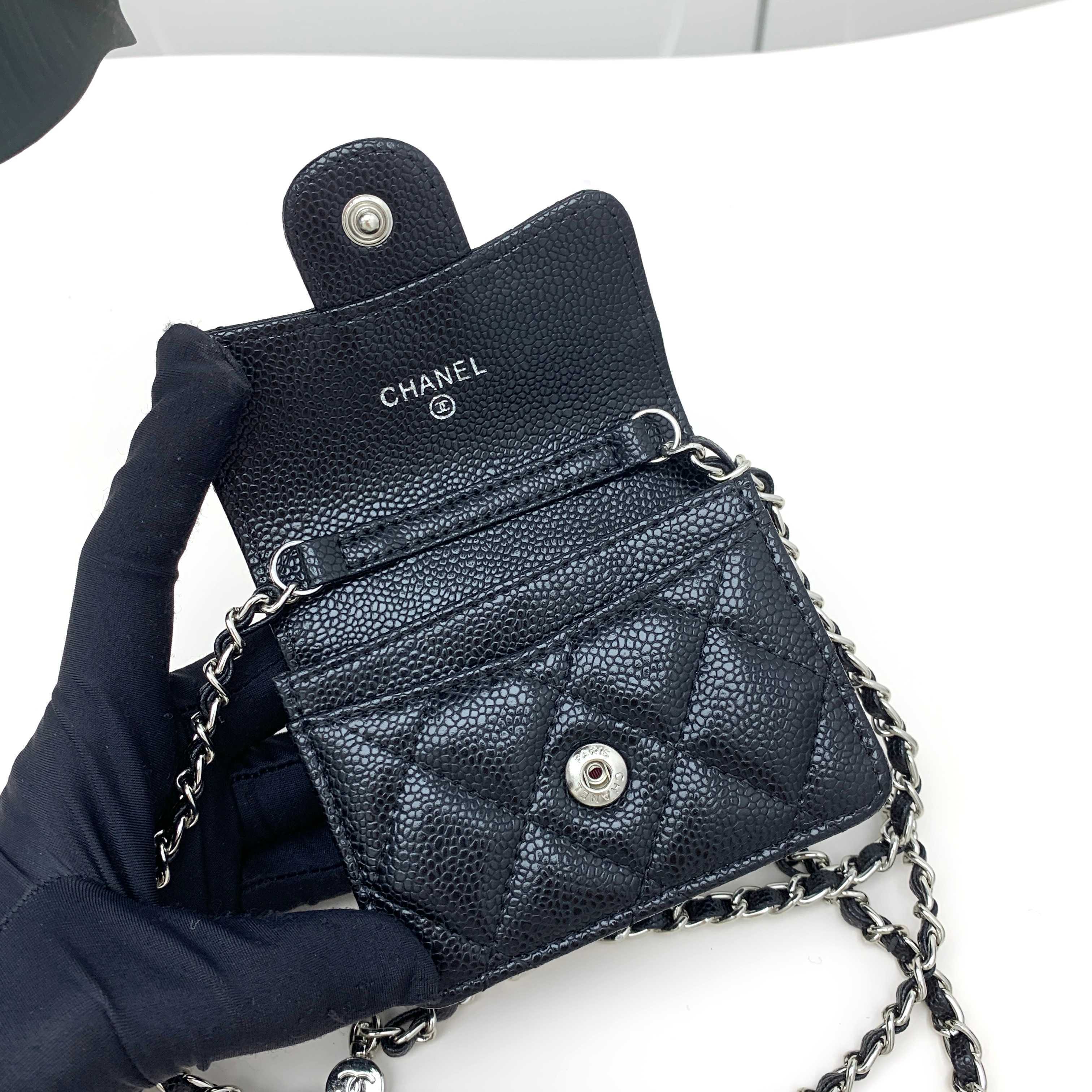 Chanel Boy – Noir & Argent Vieilli