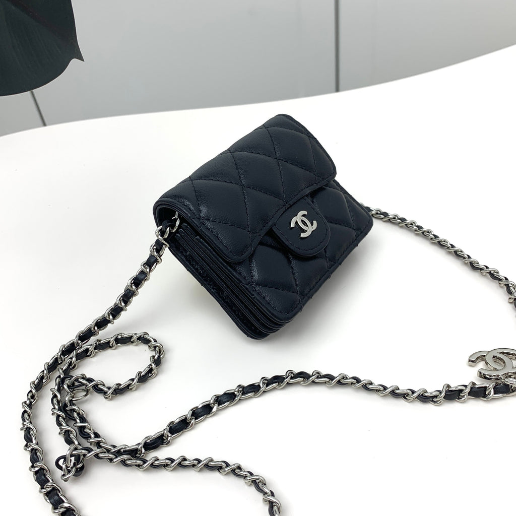Chanel Boy Medium – Noir & Argent Vieilli