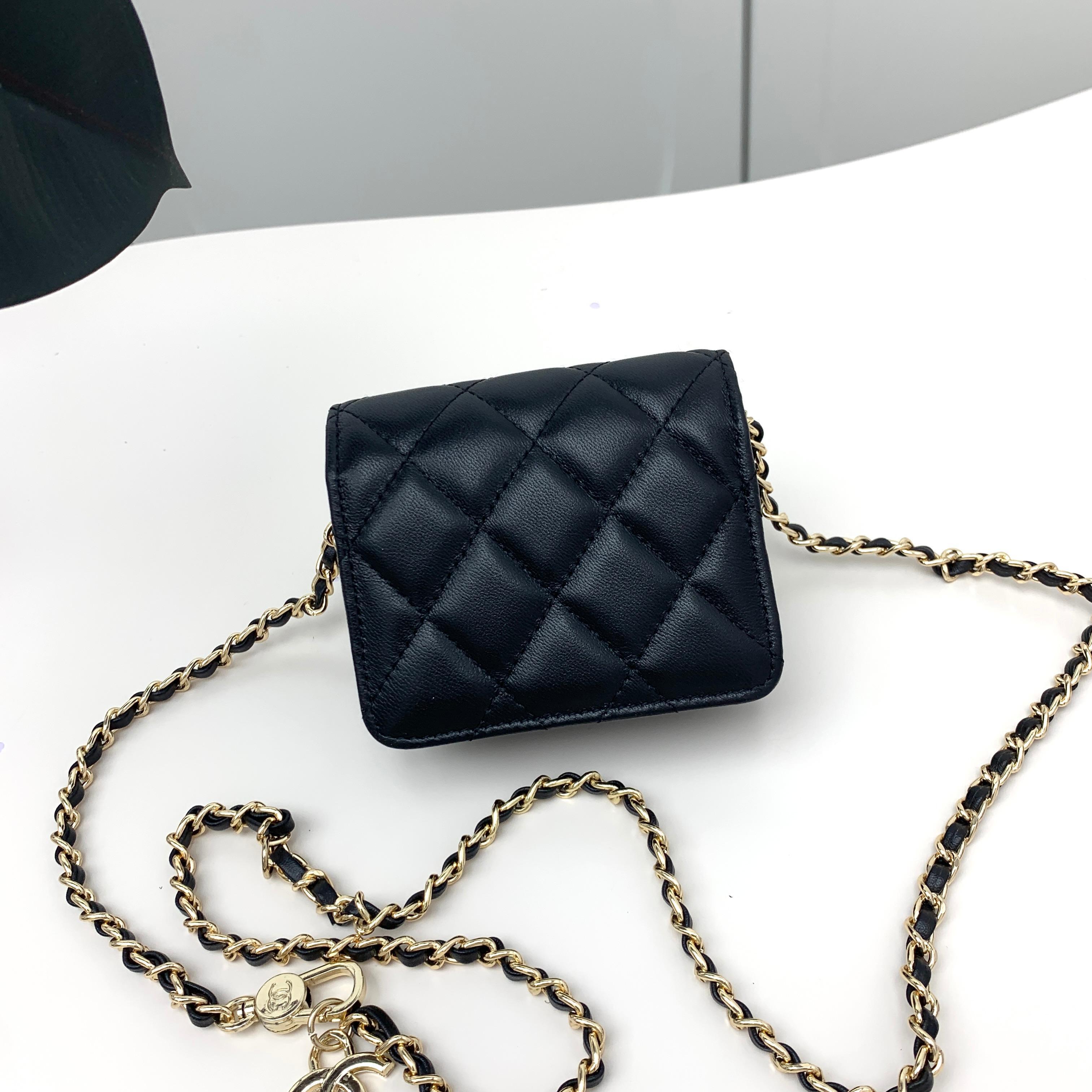 Chanel Boy – Noir & Or Vieilli