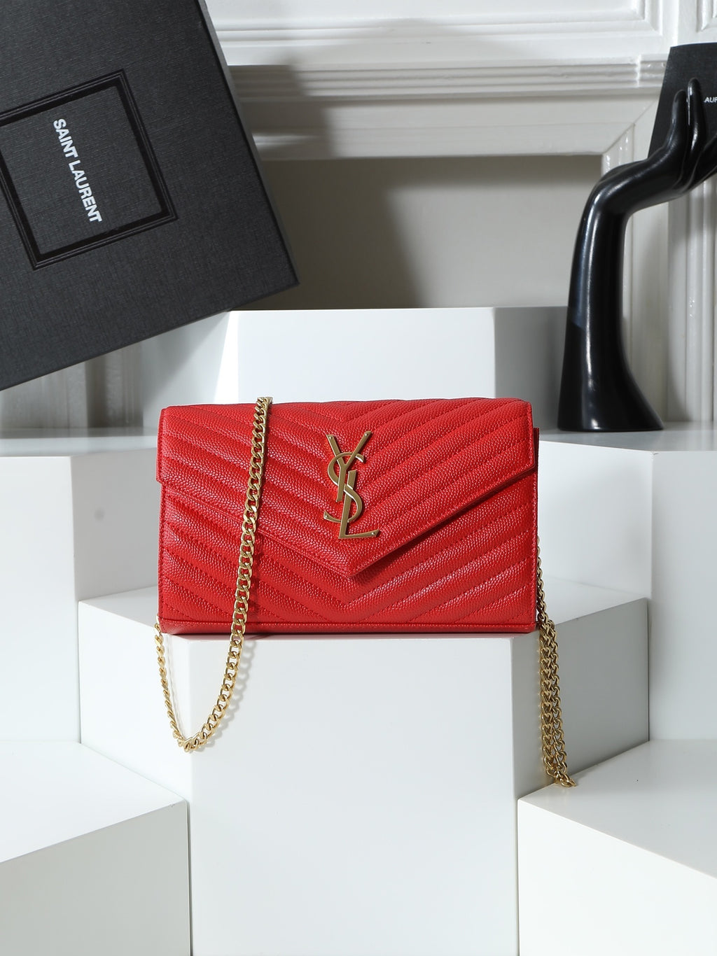 Yves Saint Laurent "Kate" – Rouge Passion