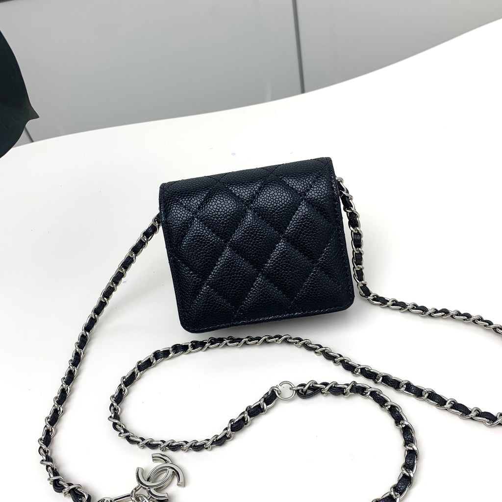 Chanel Boy – Noir & Argent Vieilli